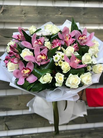 Букет цветов из: Розы и Хризантемы в Климово