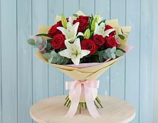 Букет цветов из:  Лилии и Розы в Климово