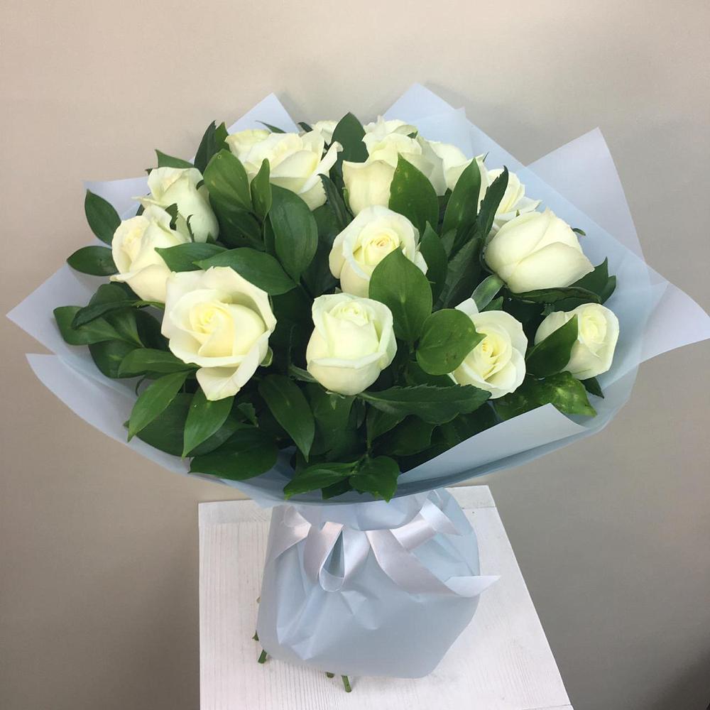 Букет 15 Белых роз Проуд в Климово