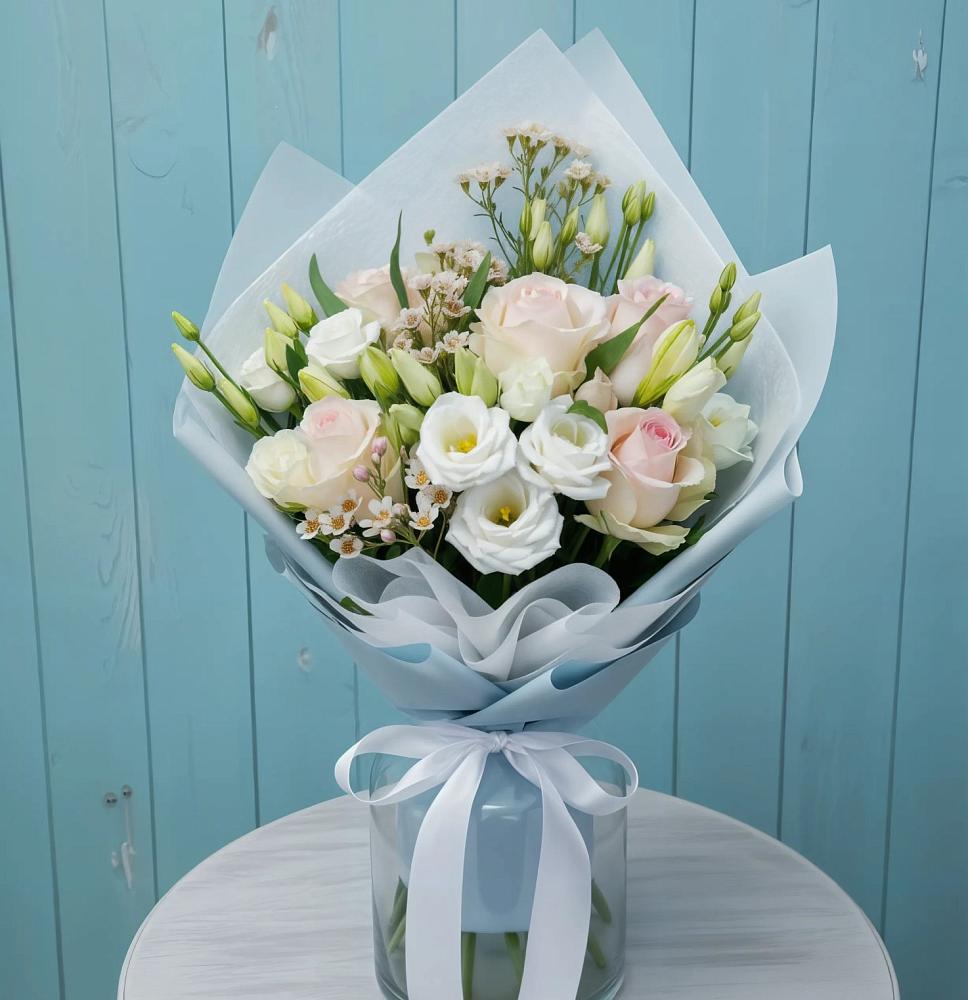 Букет цветов из: Розы и Лизиантусы в Климово