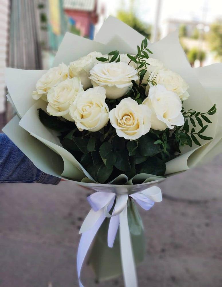 Букет Белые розы Проуд в Климово
