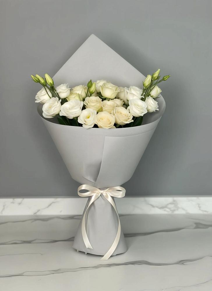 Букет цветов из: Розы и Лизиантусы в Климово