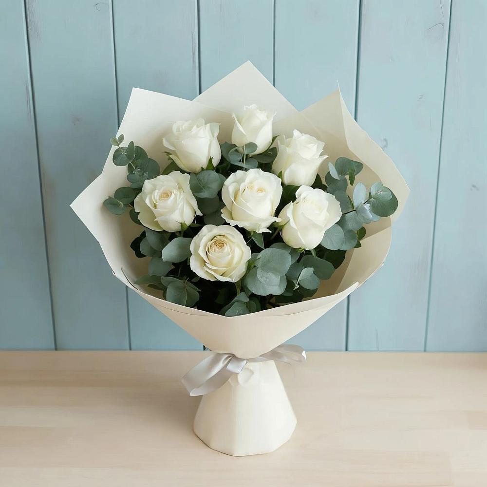 Букет Белые розы в Эвкалипте в Климово