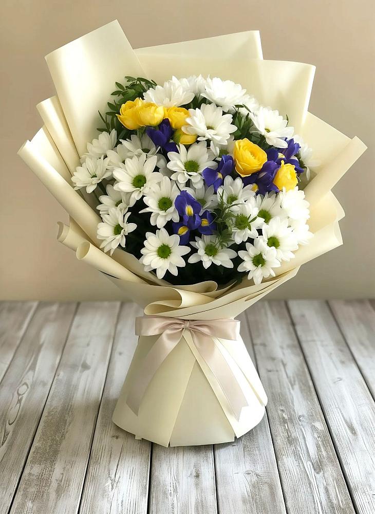 Букет цветов из: Ирисы, Хризантемы и Розы в Климово