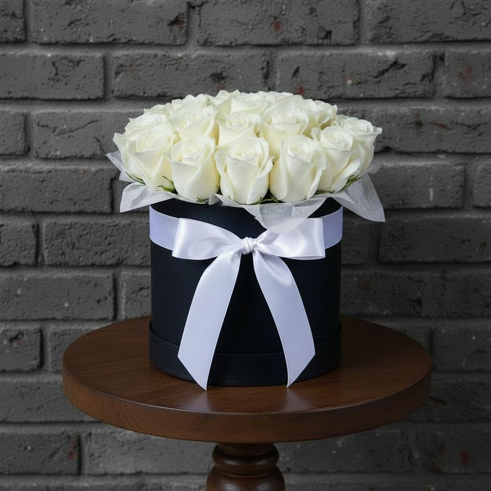 Цветочная композиция из Розы в шляпной коробке в Климово