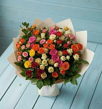 Букет Микс из разноцветных кустовых роз в Климово