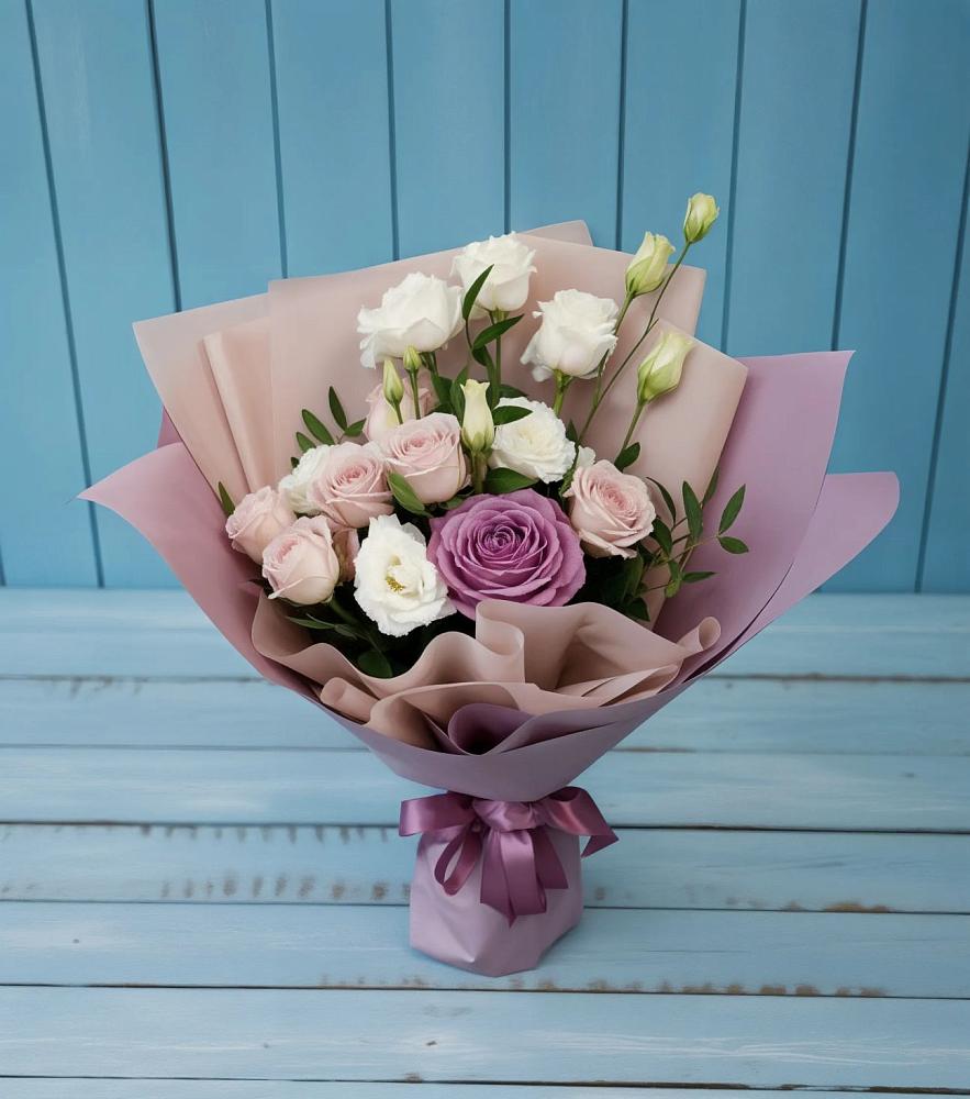 Букет цветов из: Розы и Лизиантусы в Климово